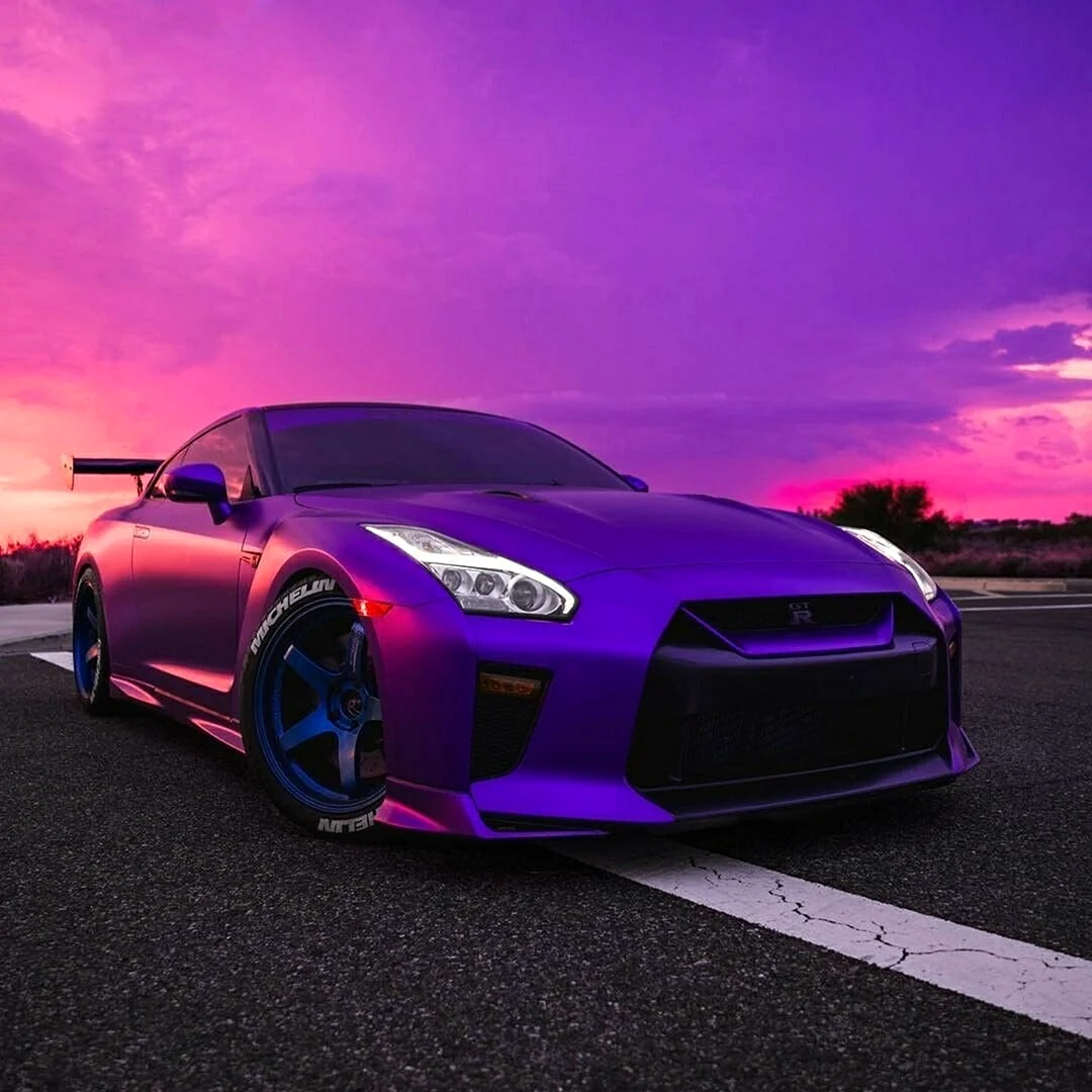 Nissan Skyline r35 GTR фиолетовый