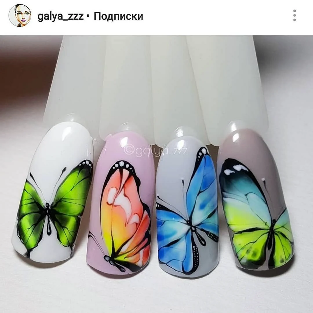 Ногти с бабочками