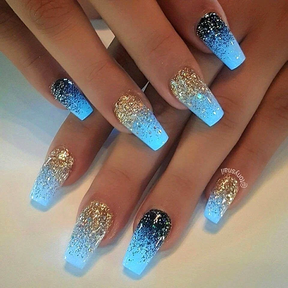 Ногти с блестками
