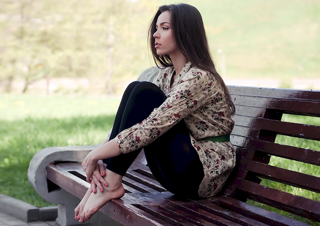 Одинокая женщина