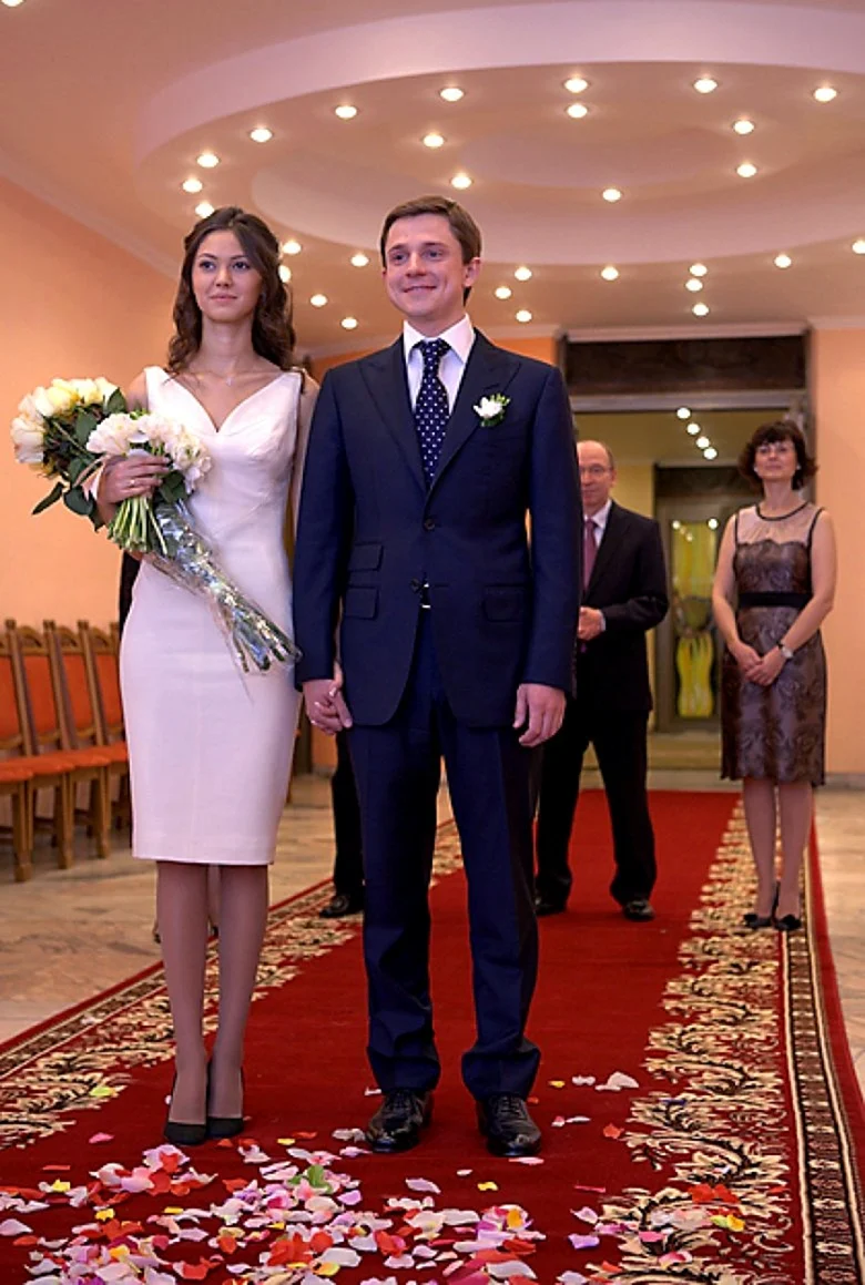 Олесь довгий жена