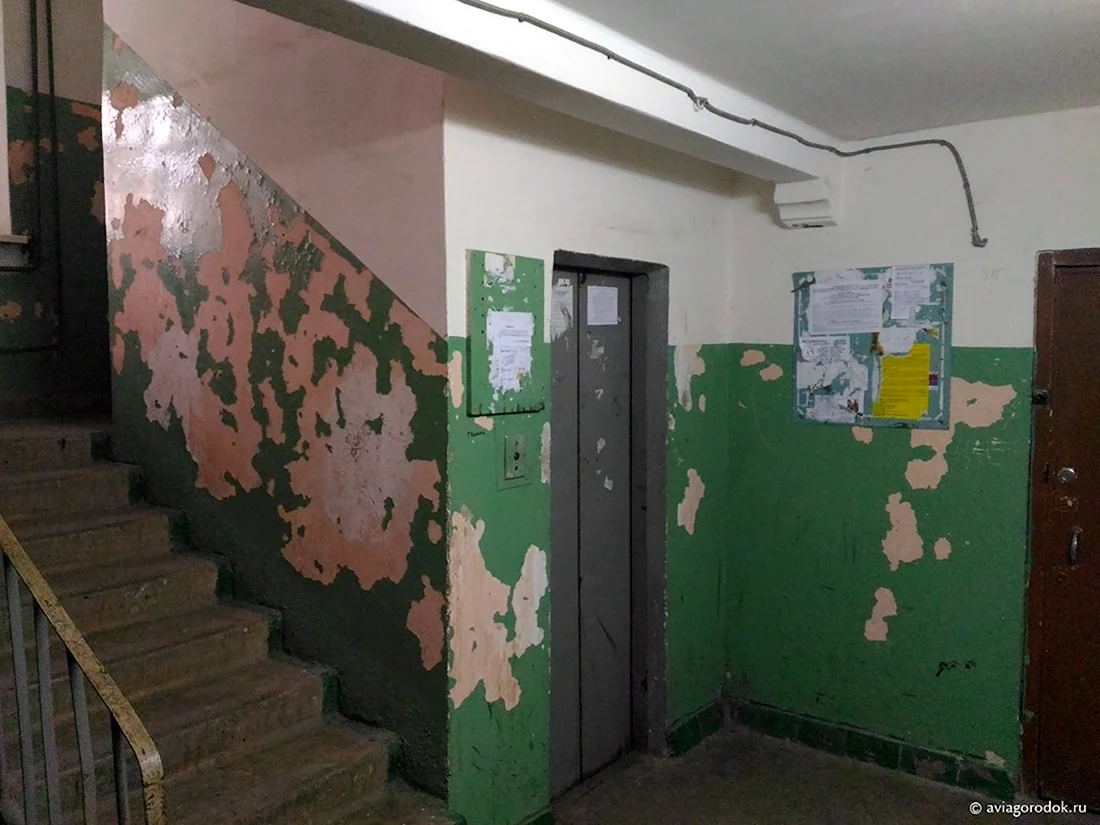 Панельный дом подъезд