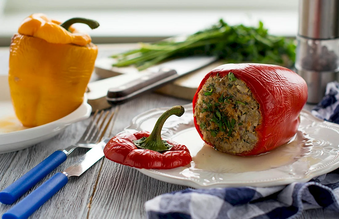 Перчики болгарские фаршированные