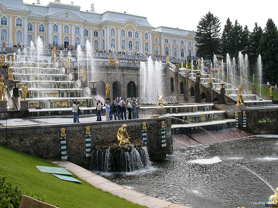 Петергофский дворец в Санкт-Петербурге