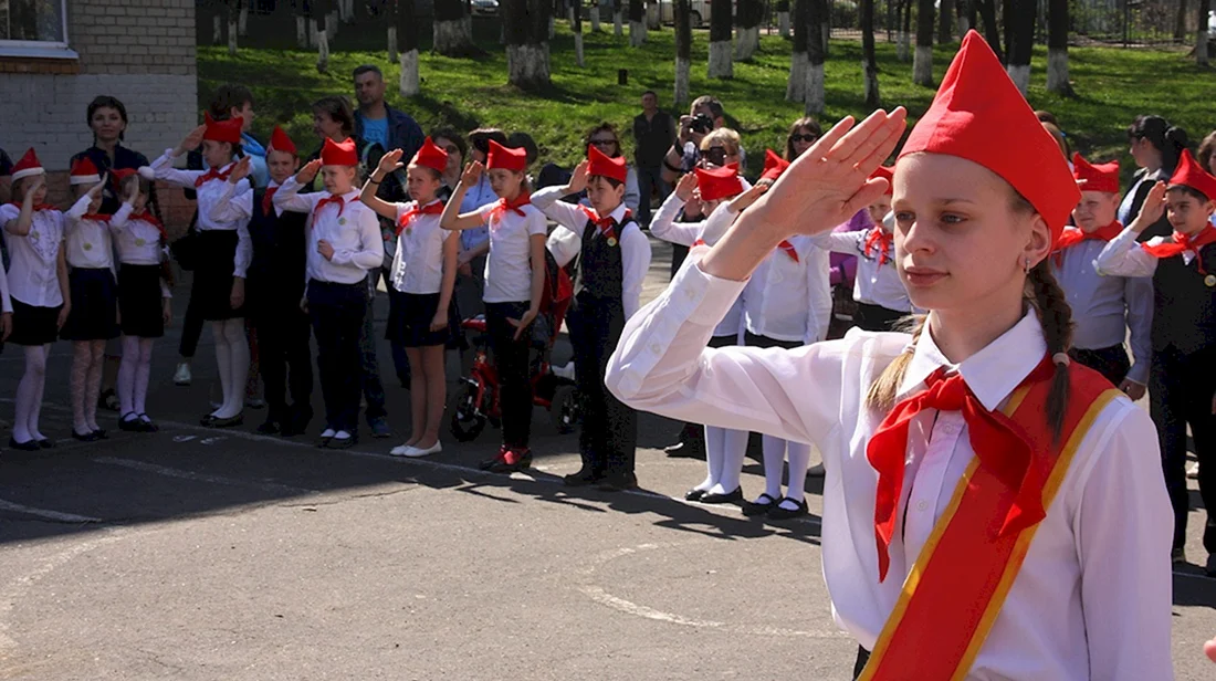 Пионеры на линейке в СССР