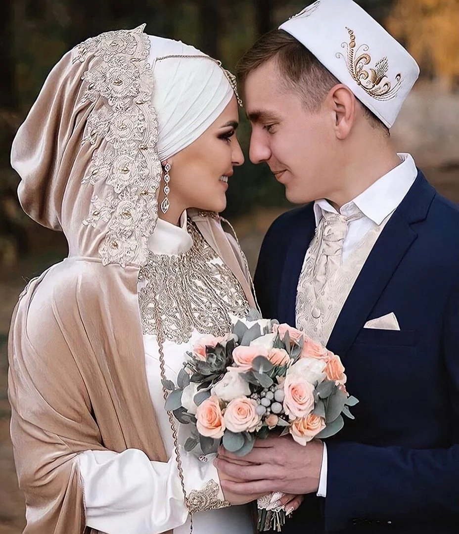 Платье на никах