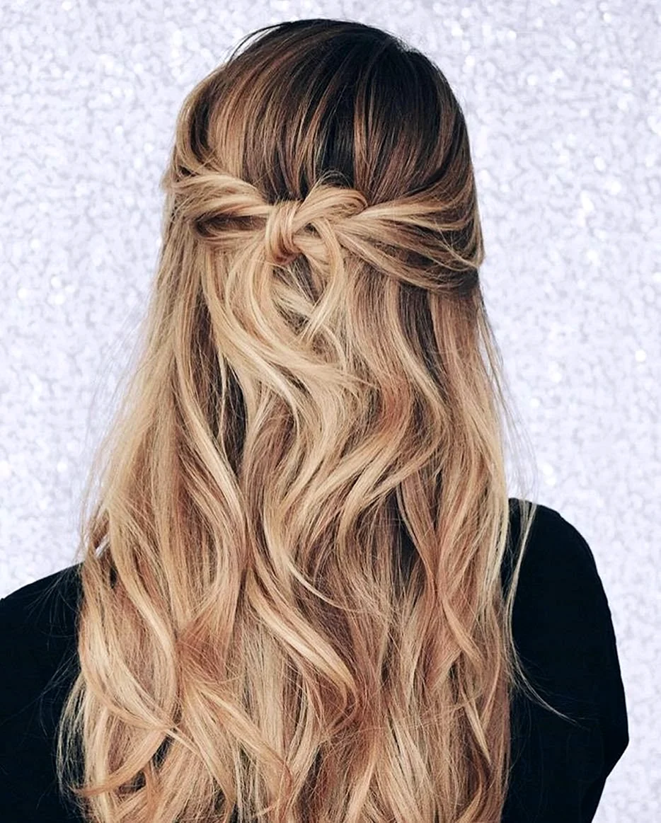 Прическа мальвинка с пучком