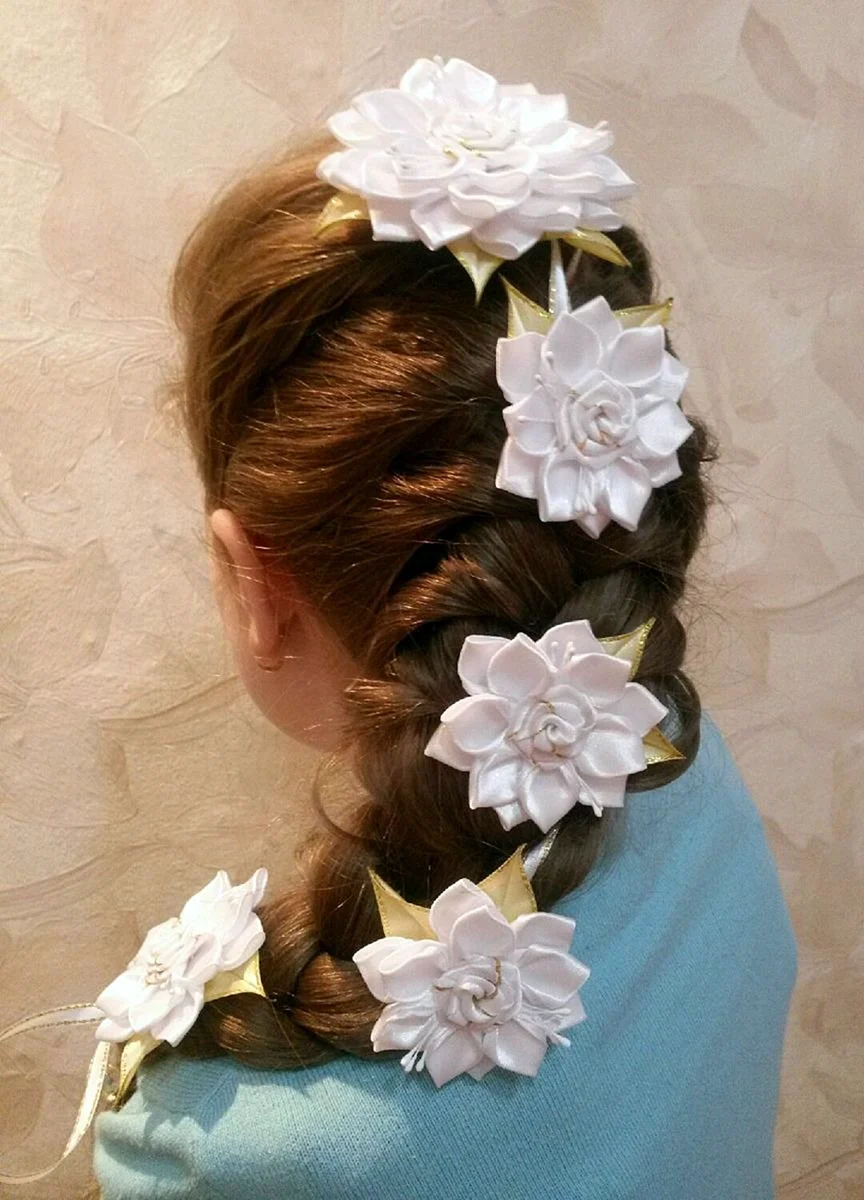 Прическа на 1 сентября для девочки