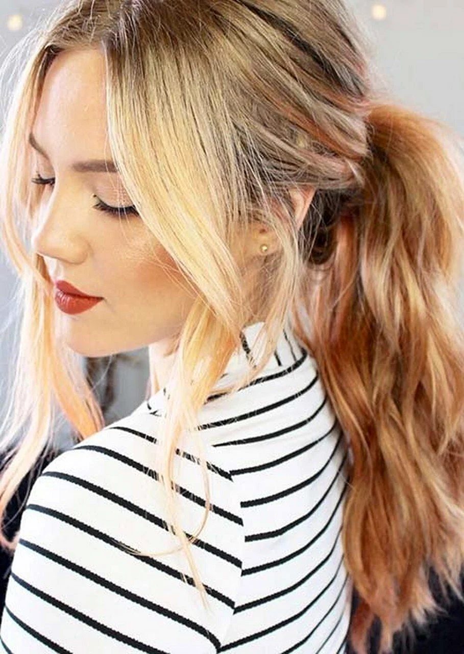 Причёска с прядями по бокам