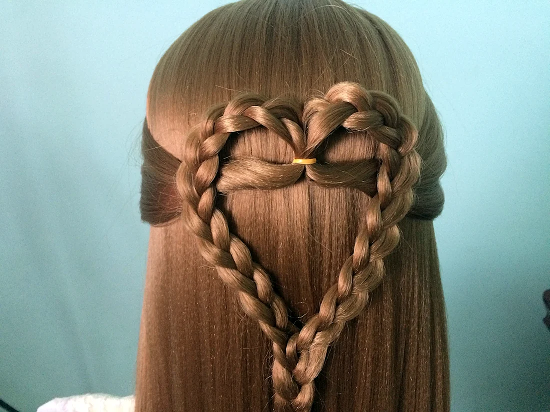 Прическа сердечко