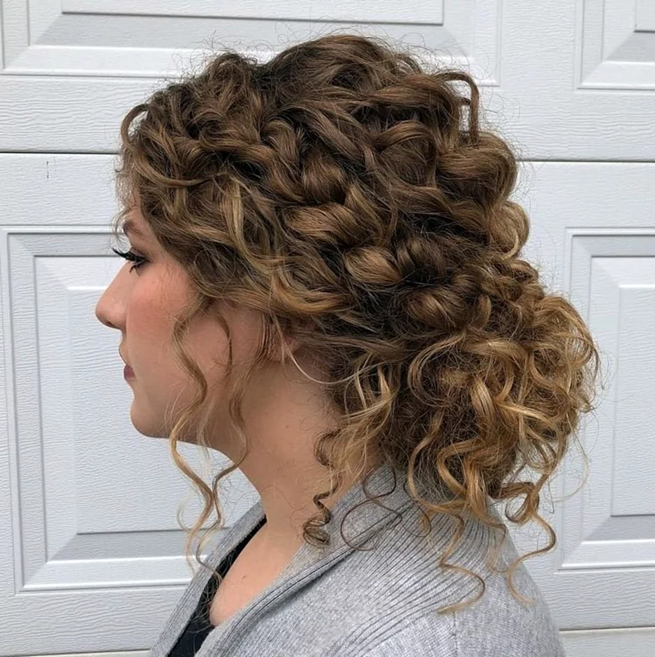 Curly hair afro: изображения без лицензионных платежей