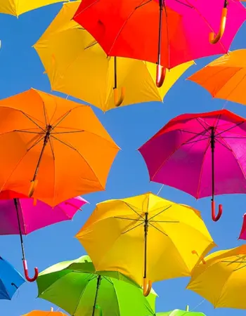 Разноцветные зонтики
