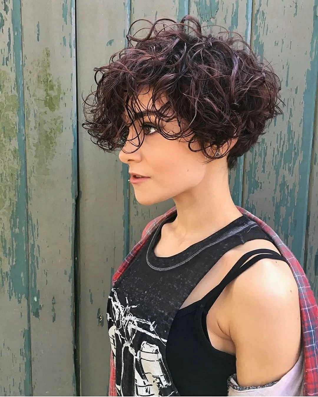 Short curly hair