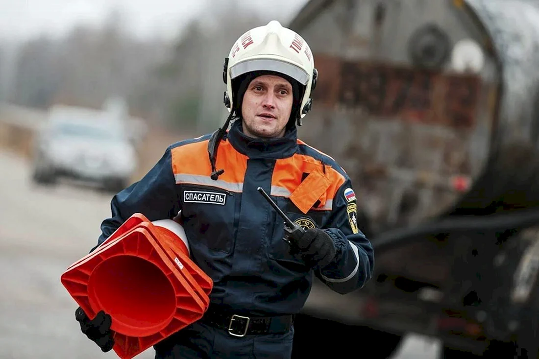 Спасатель МЧС