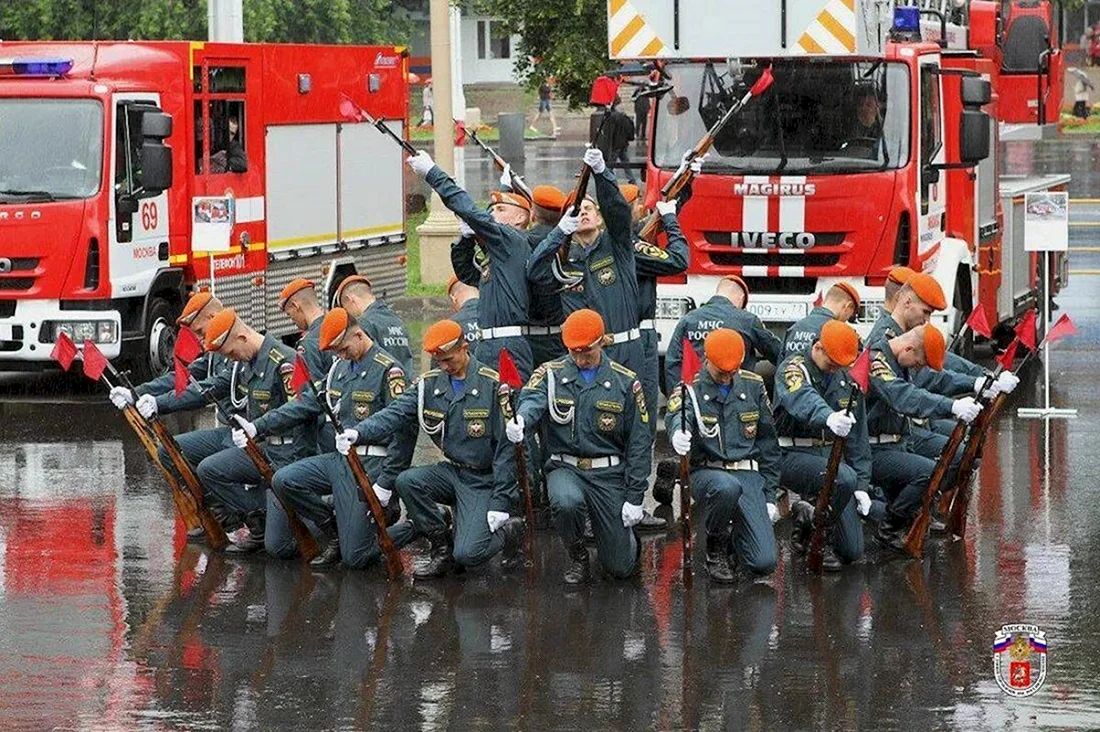 Спасатели МЧС России