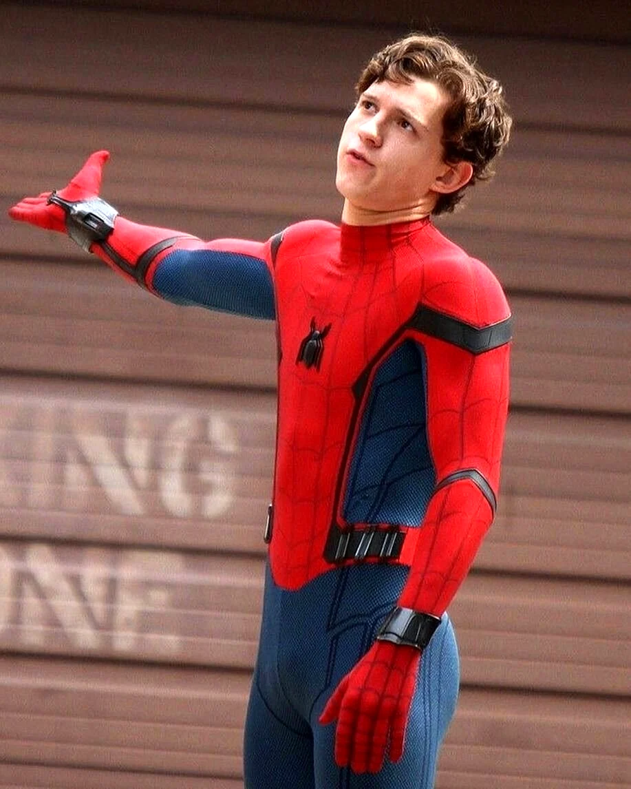 Spider man том Холланд