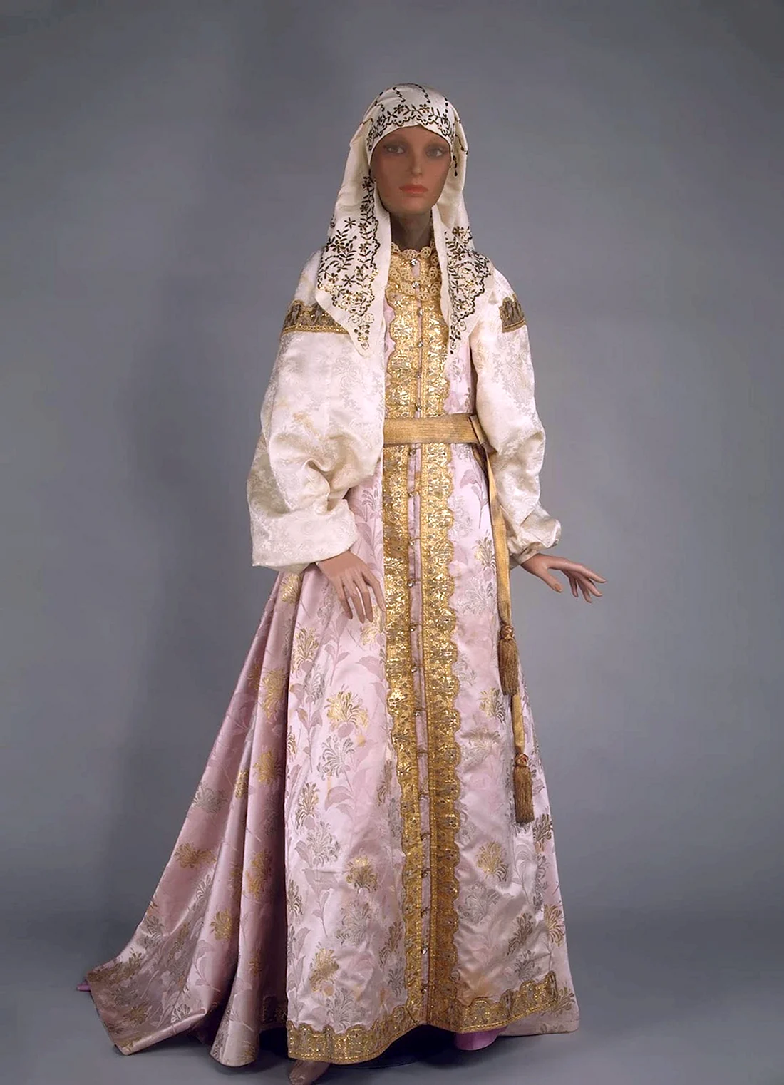Старинные костюмы женские