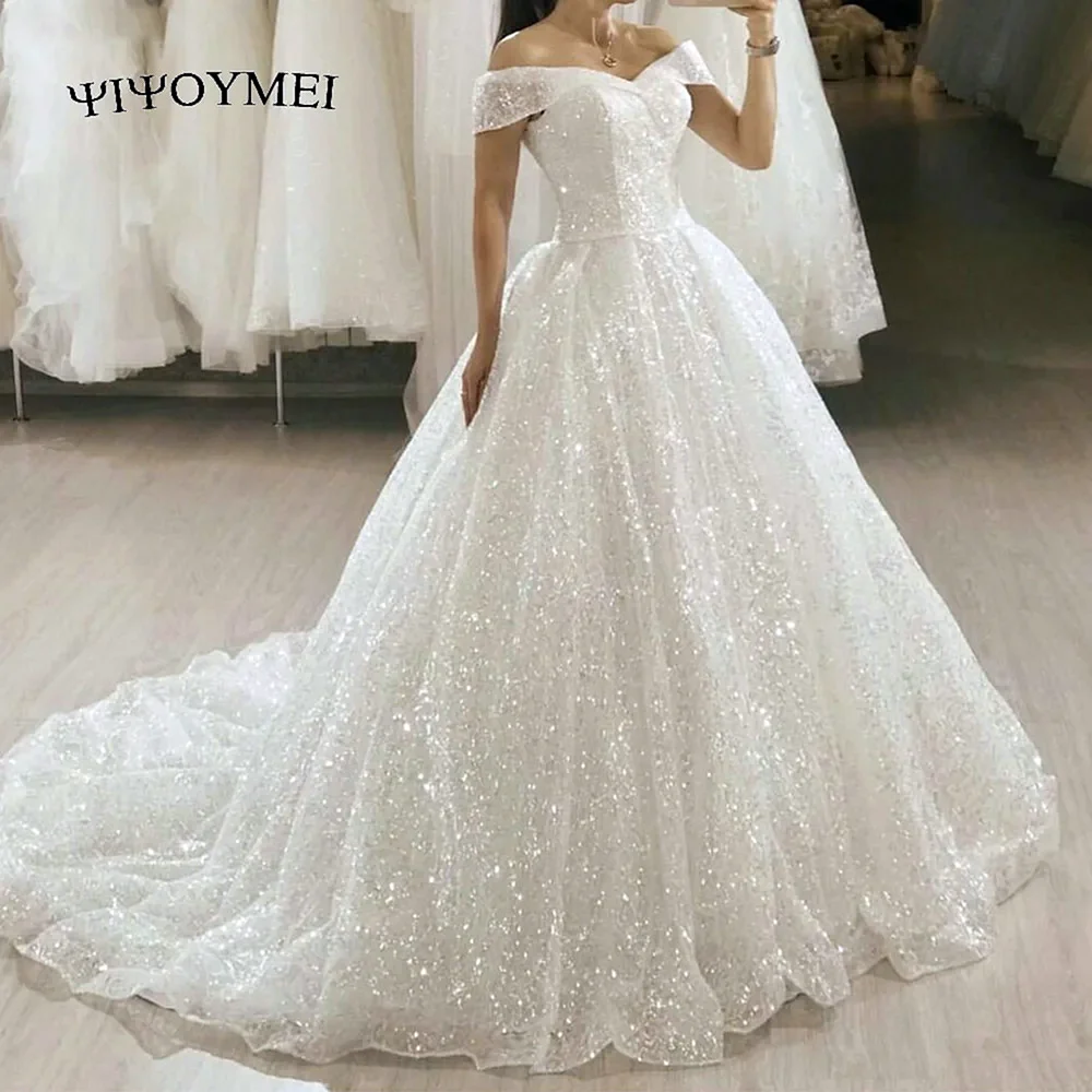 Свадебное платье пышное блестящее