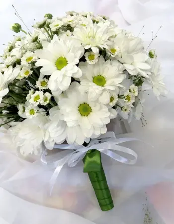 Свадебные букеты с хризантемой Сантини
