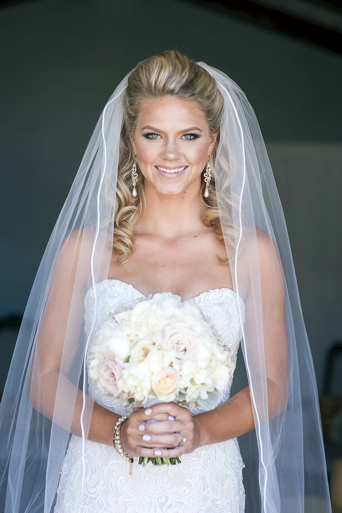 Свадебные прически с фатой
