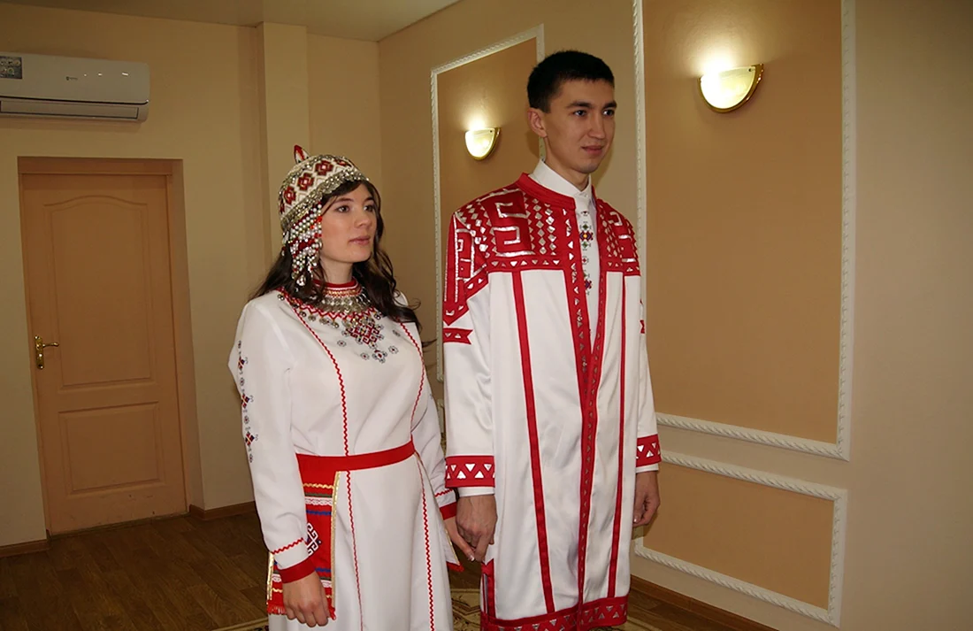 Свадебный Чувашский национальный костюм красные Четаи