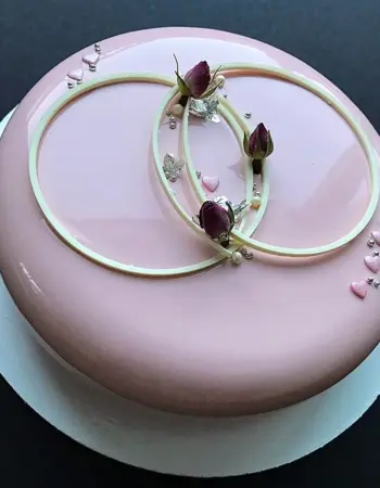 Свадебный муссовый торт