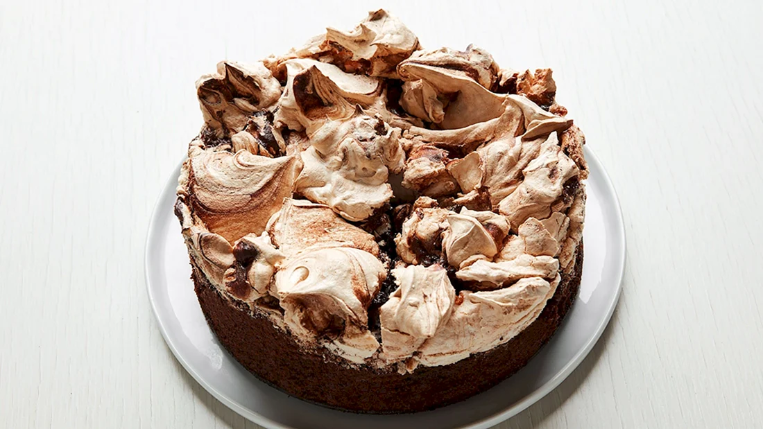 Торт безе с фундуком Hazelnut Meringue Cake