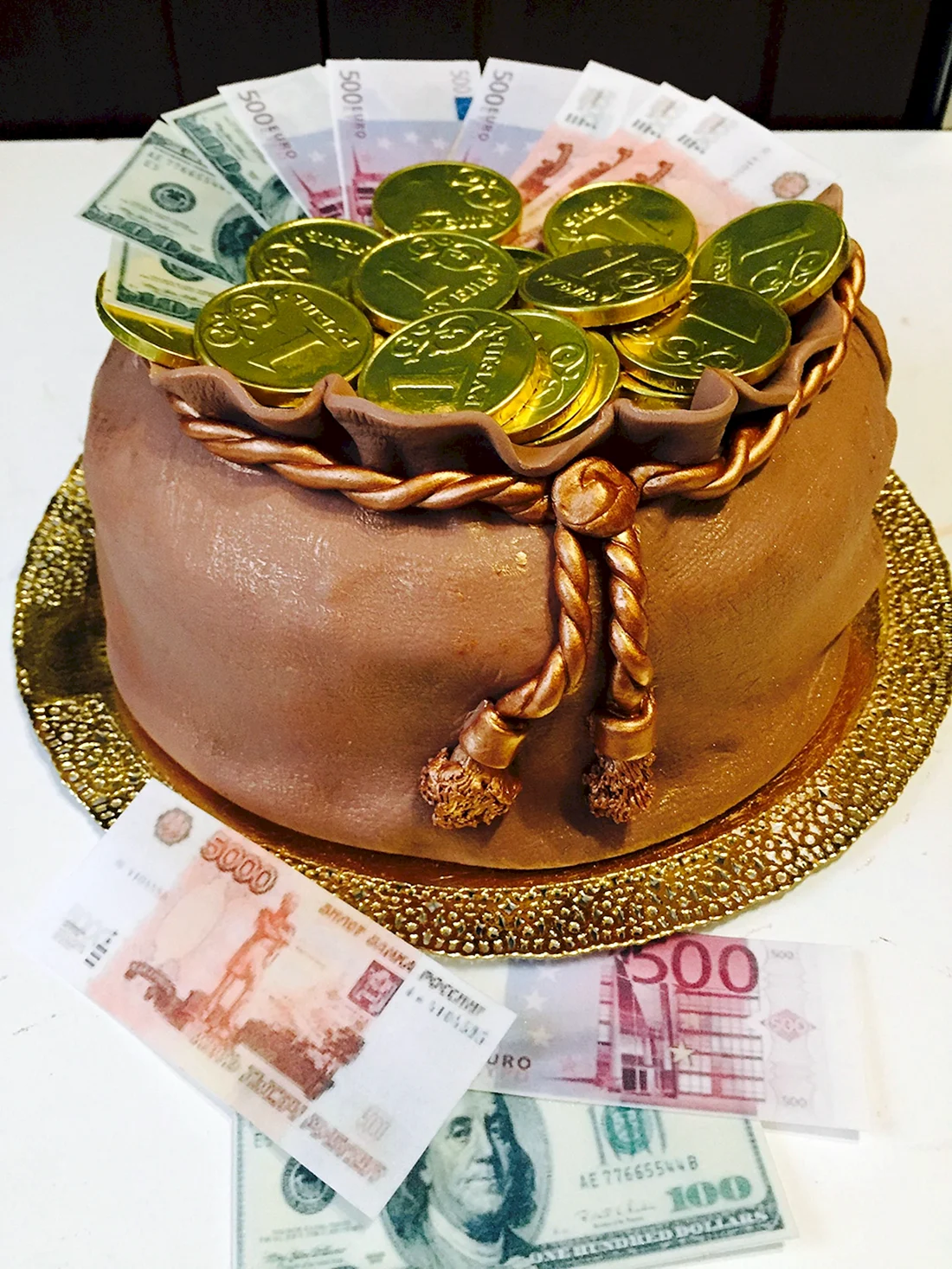 Торт с деньгами