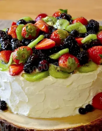Торт с ягодами и кремом маскарпоне