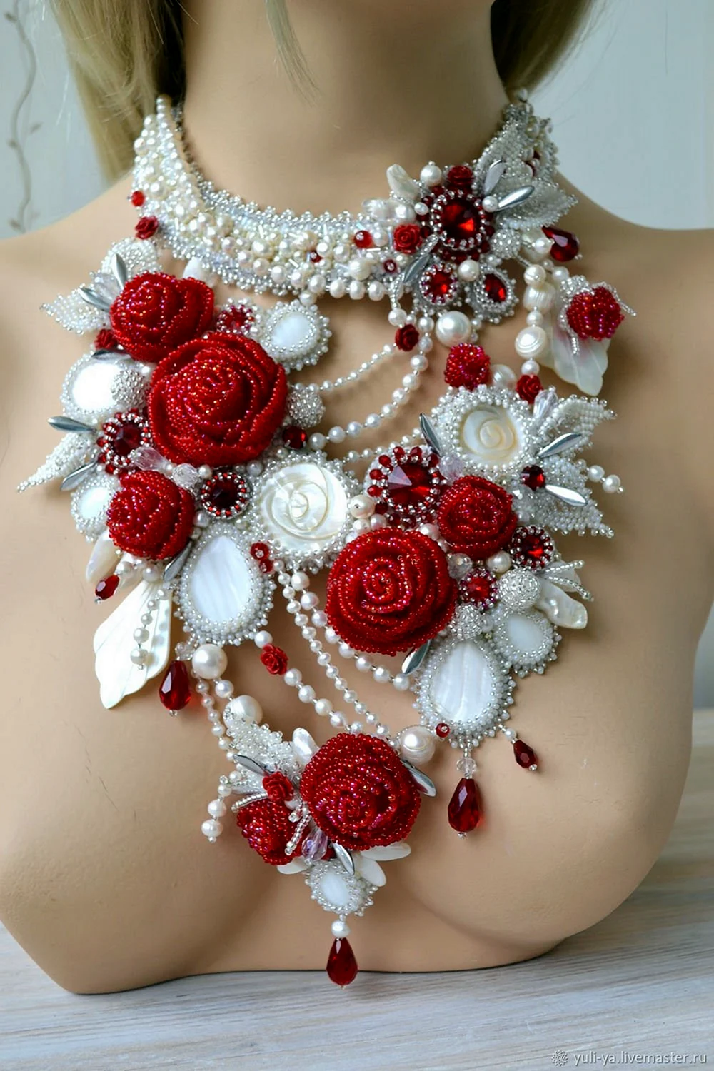 Украшения из бисера
