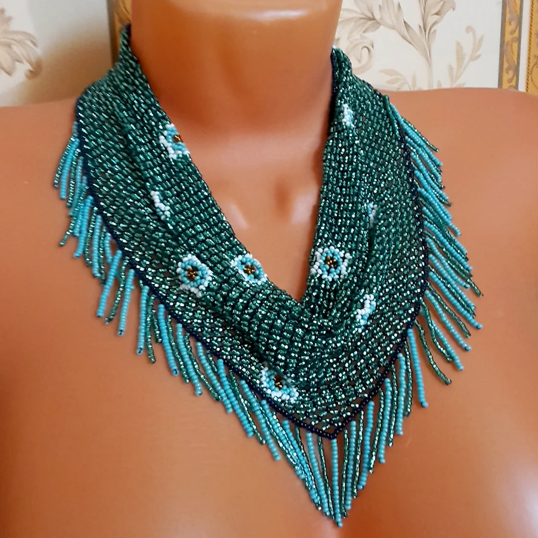 Украшения из бисера