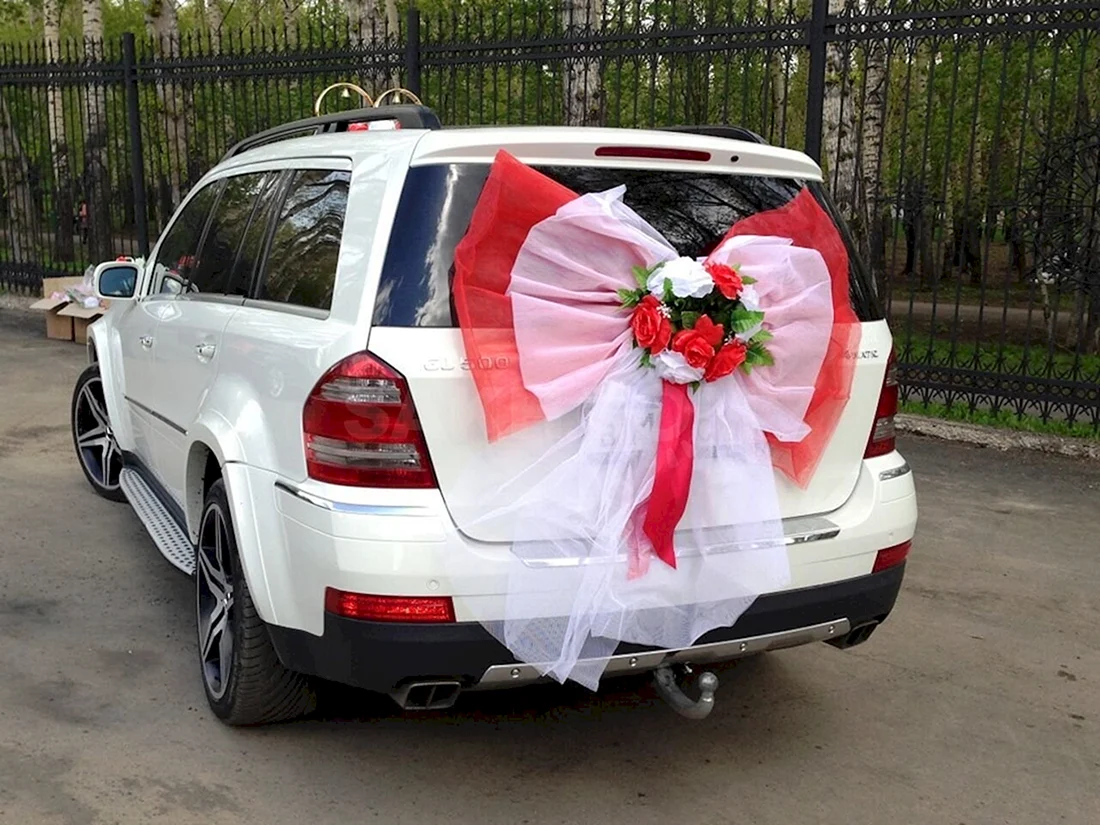 Украшения на машину