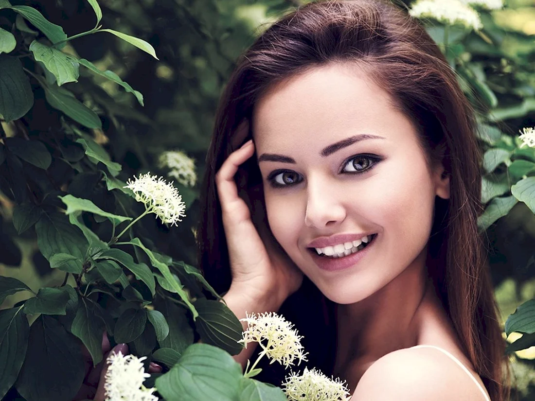Улыбка девушки