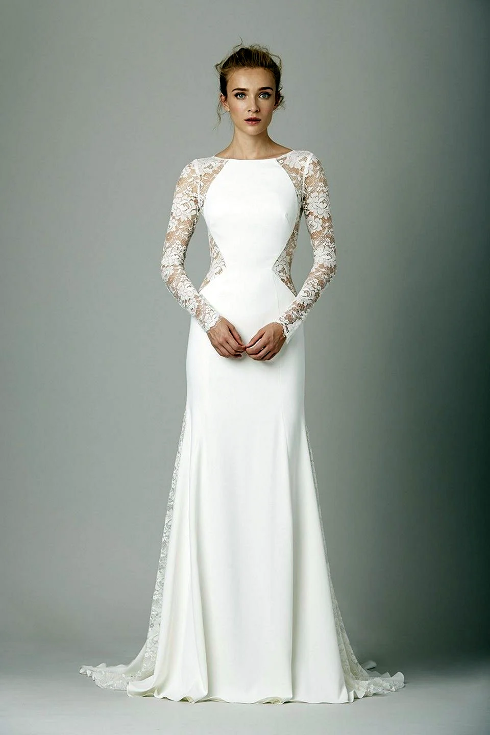 Vera Wang с длинными рукавами