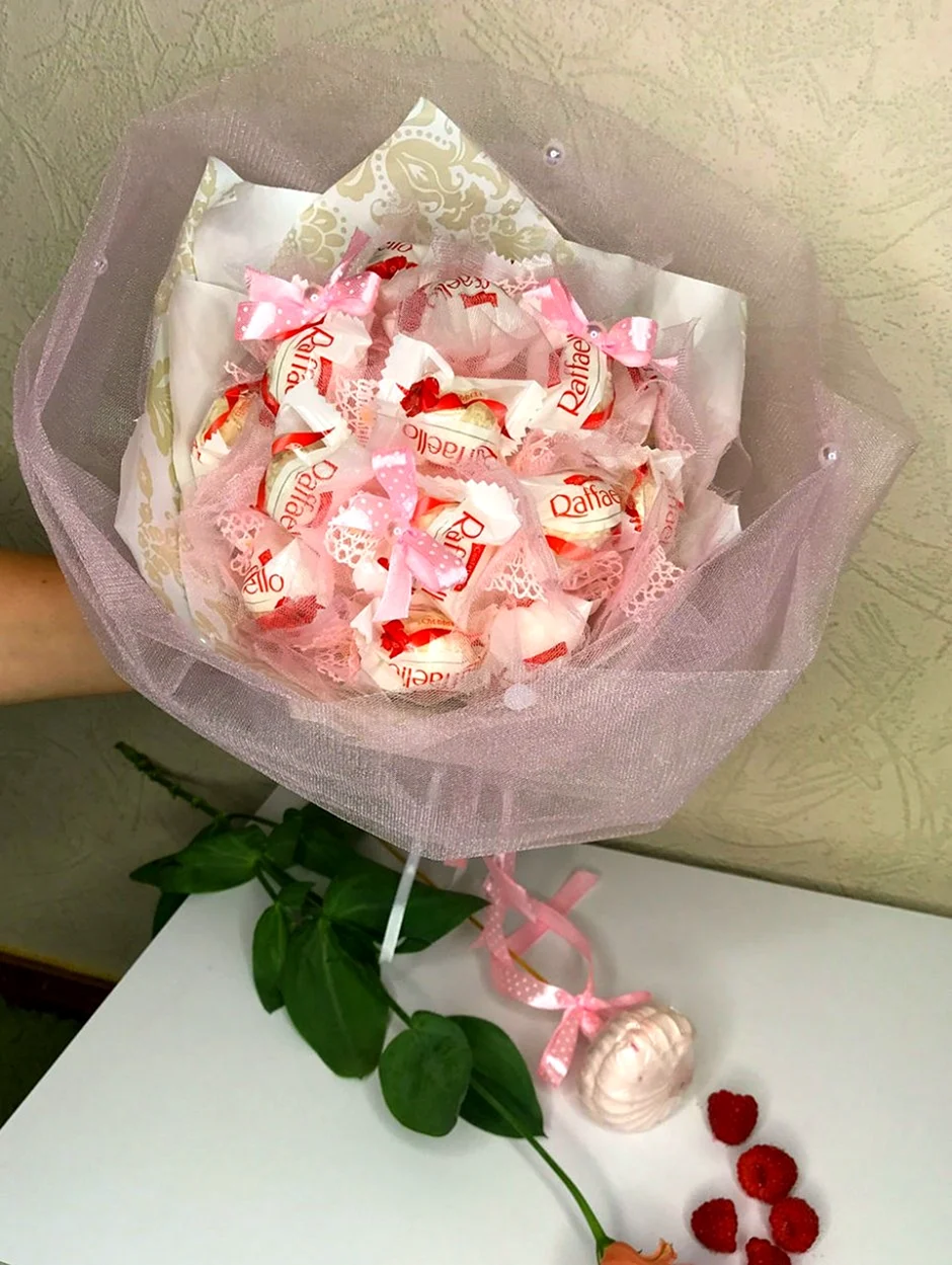 Женский сладкий букет
