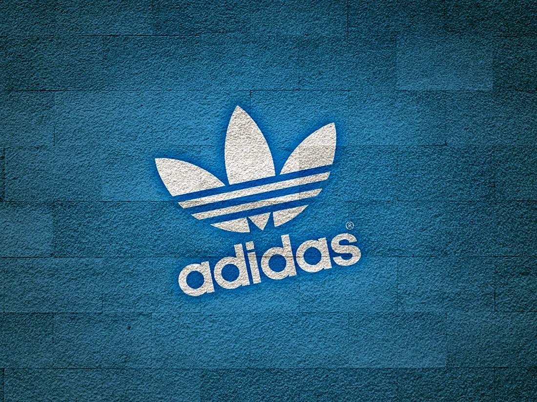 Adidas значок