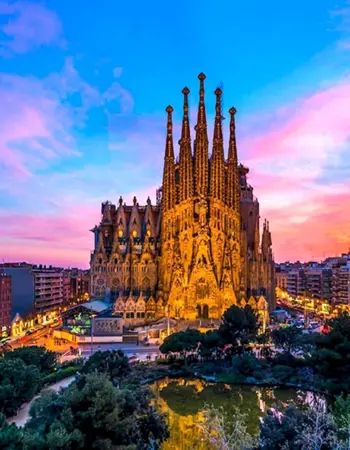Барселона город в Испании Саграда фамилия