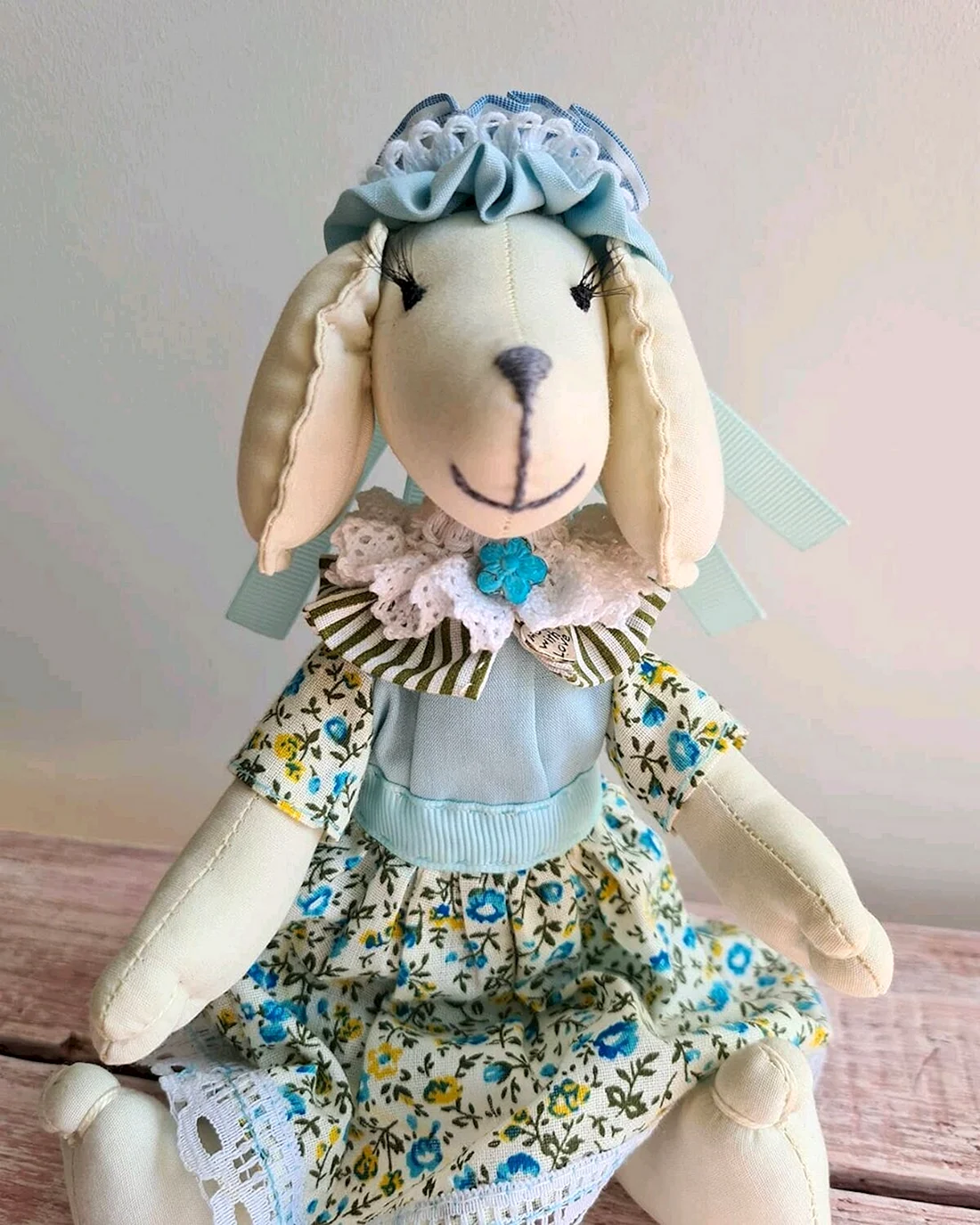Коза игрушка
