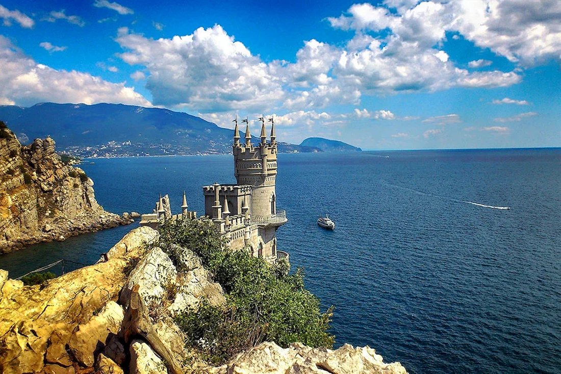 Крымский полуостров Ласточкино гнездо