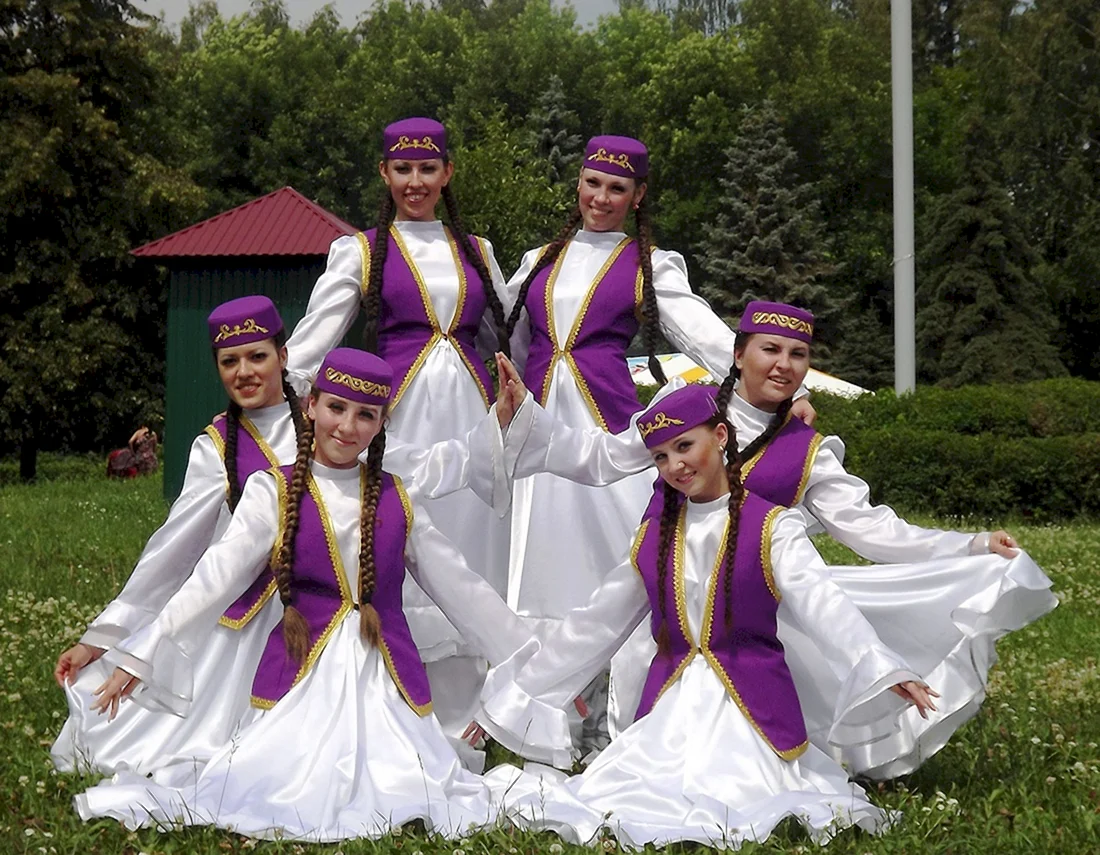 Национальный национальный костюм Татаров