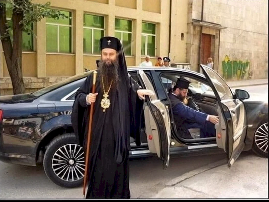 Патриарх Кирилл монах