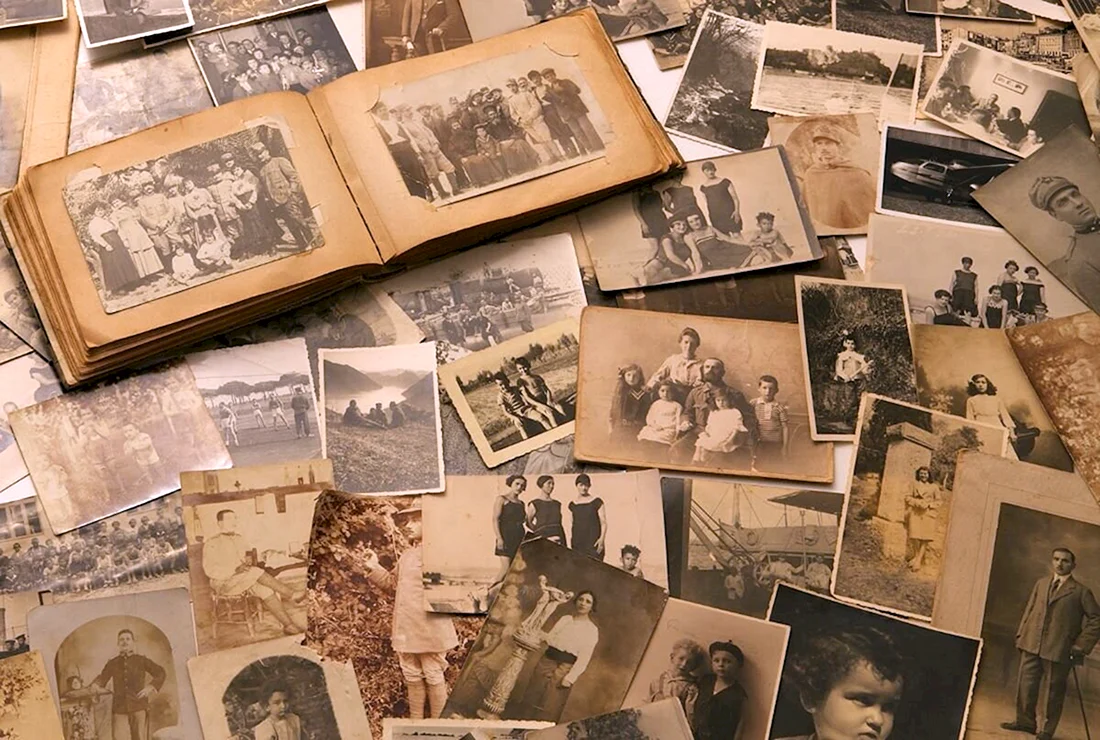 Старинный фотоальбом