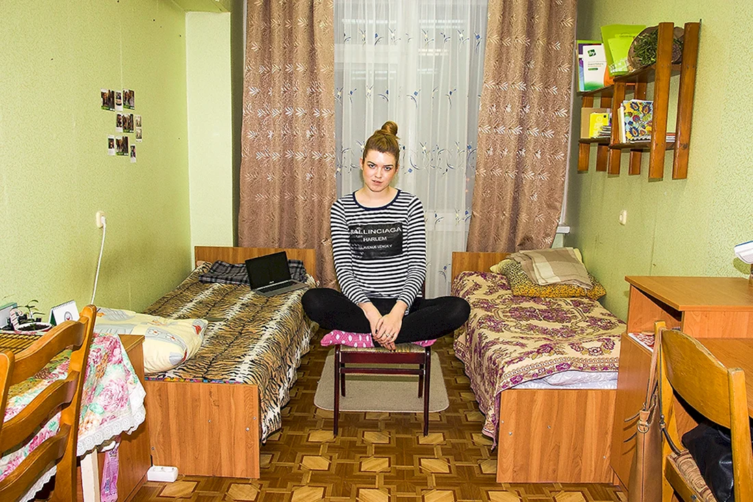 Студенты в общежитии