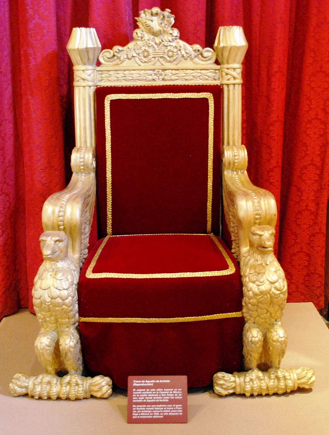 Царские и Королевские троны
