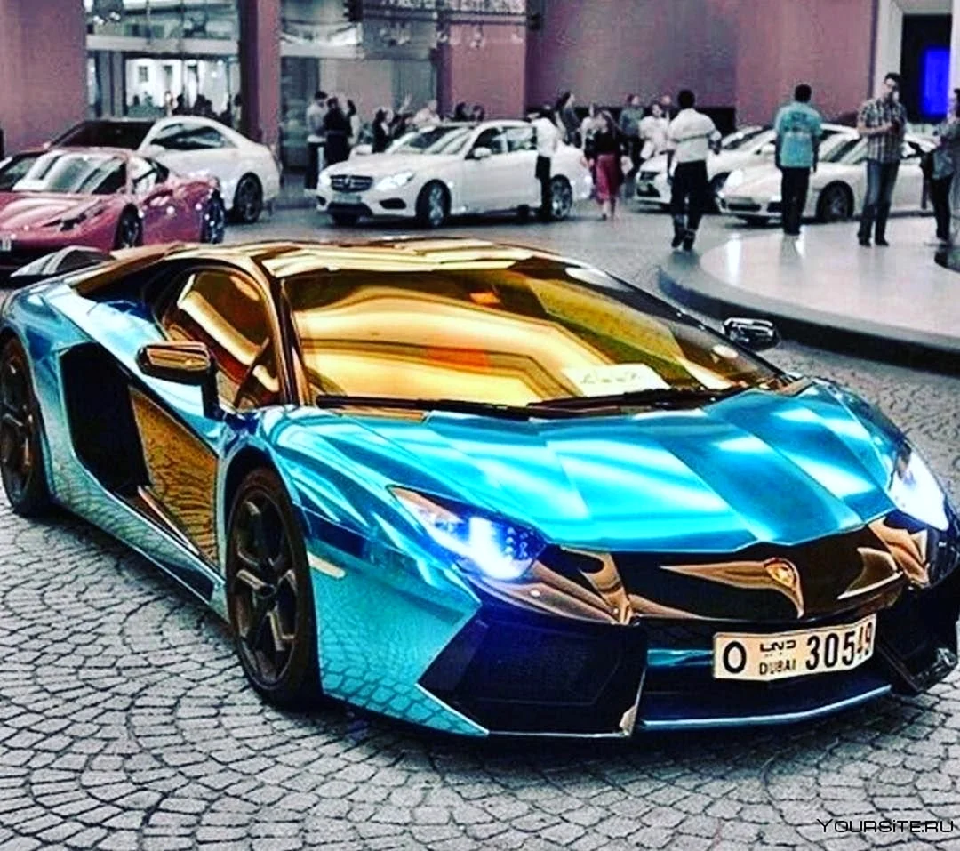 Золотая Lamborghini Aventador