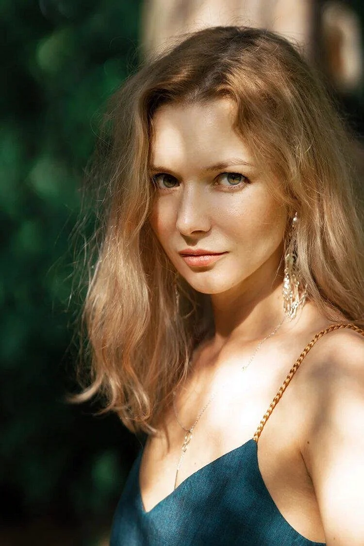 Александра Живова актриса