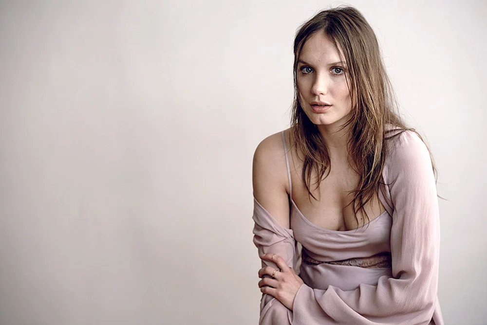 Ана Жирардо Ana Girardot