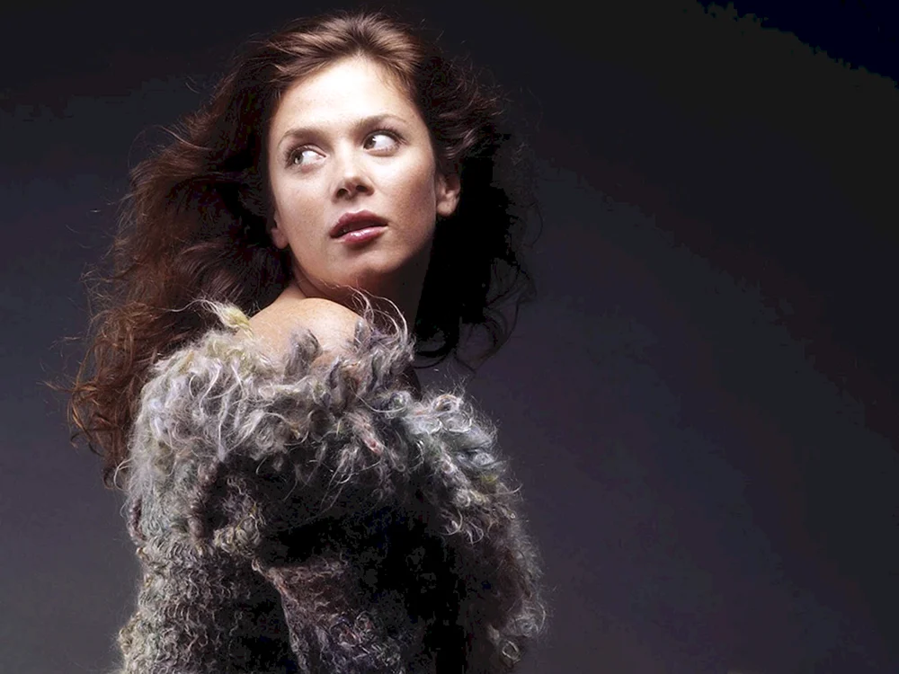 Anna Friel