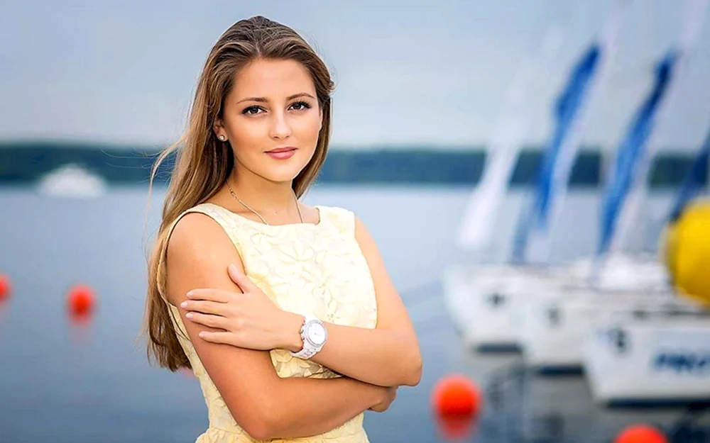 Анна Михайловская Молодежка