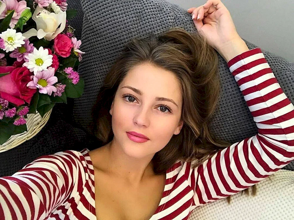 Анна Михайловская Молодежка